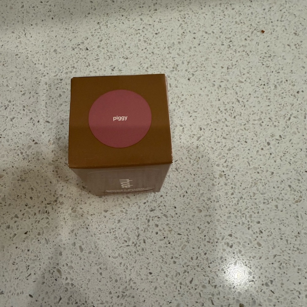 Rhode pocket blush in the color Piggy. Beautiful light cool pink.